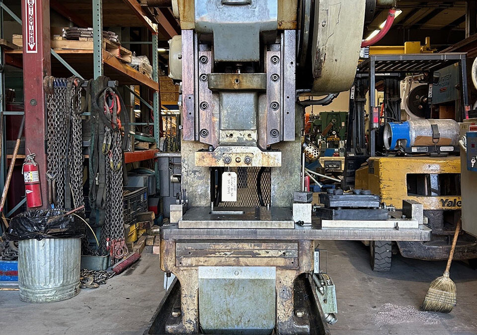 32 TON MINSTER HIGH SPEED FIXED BASE PRESS [STK# 1558]