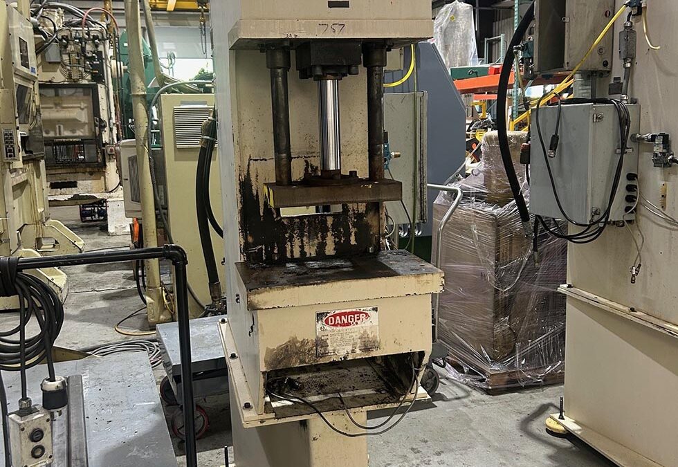 10 TON GREENERD HYDRAULIC PRESS [STK# 1496]