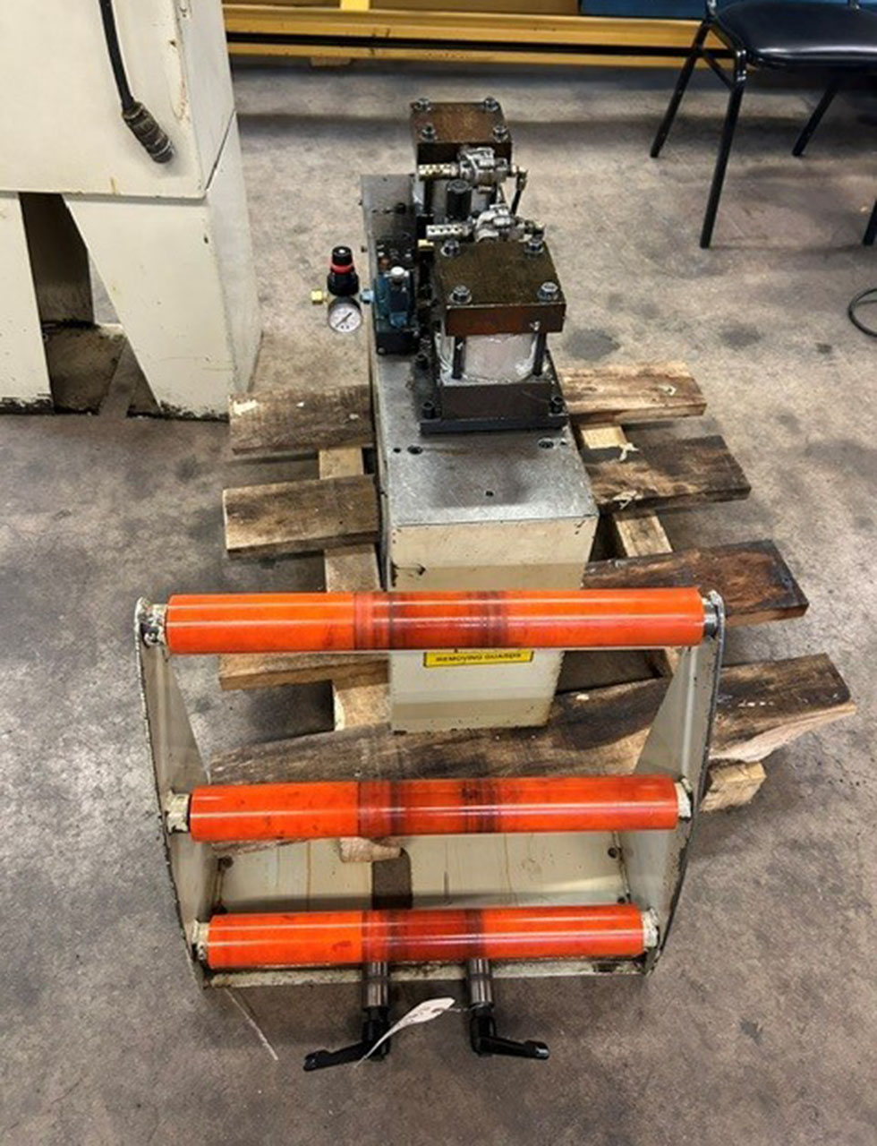 CWP 18 Inch Servo Feed Stock 1688